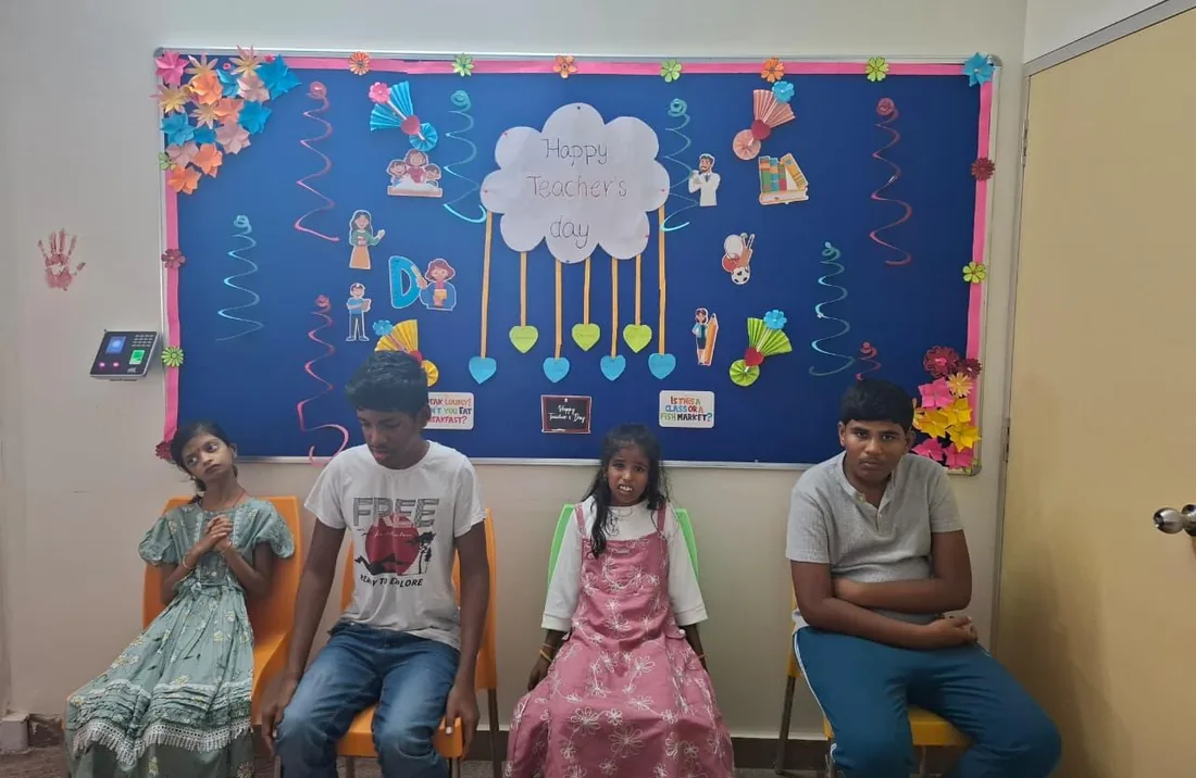Interactive seasons learning display board